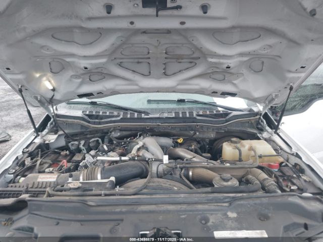 Ford F-350 Lariat Image 10