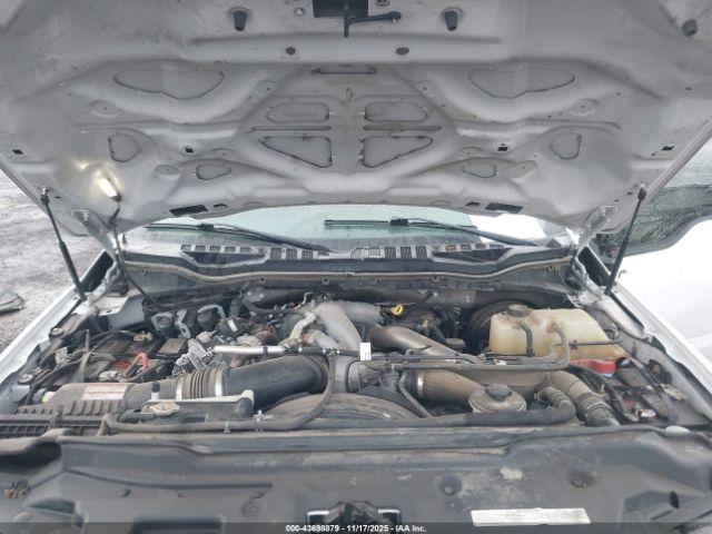 Ford F-350 Lariat Image 10