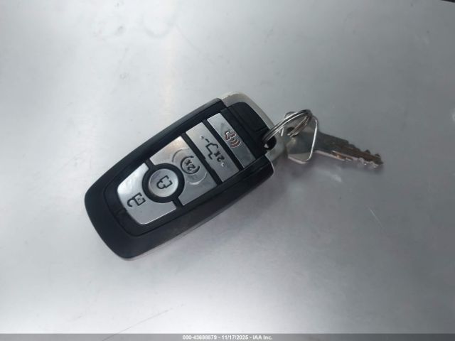 Ford F-350 Lariat Image 7