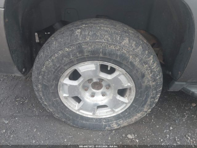 GMC Yukon Sle2 Image 14