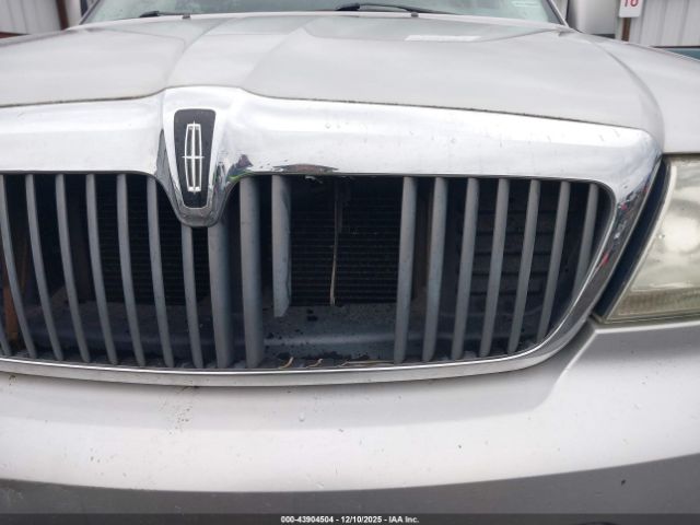 Lincoln Aviator Image 12