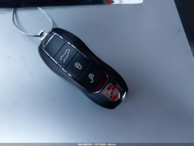 Porsche Macan Turbo Image 3