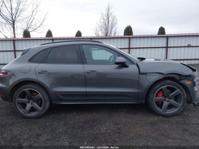 Porsche Macan Turbo Image 8