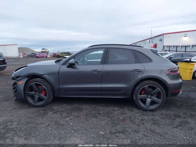 Porsche Macan Turbo Image 7