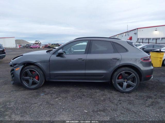 Porsche Macan Turbo Image 7