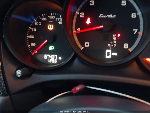 Porsche Macan Turbo Image 4